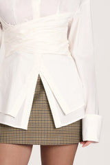 Bluse mit Taillenbetonung und Statement-Ärmeln
