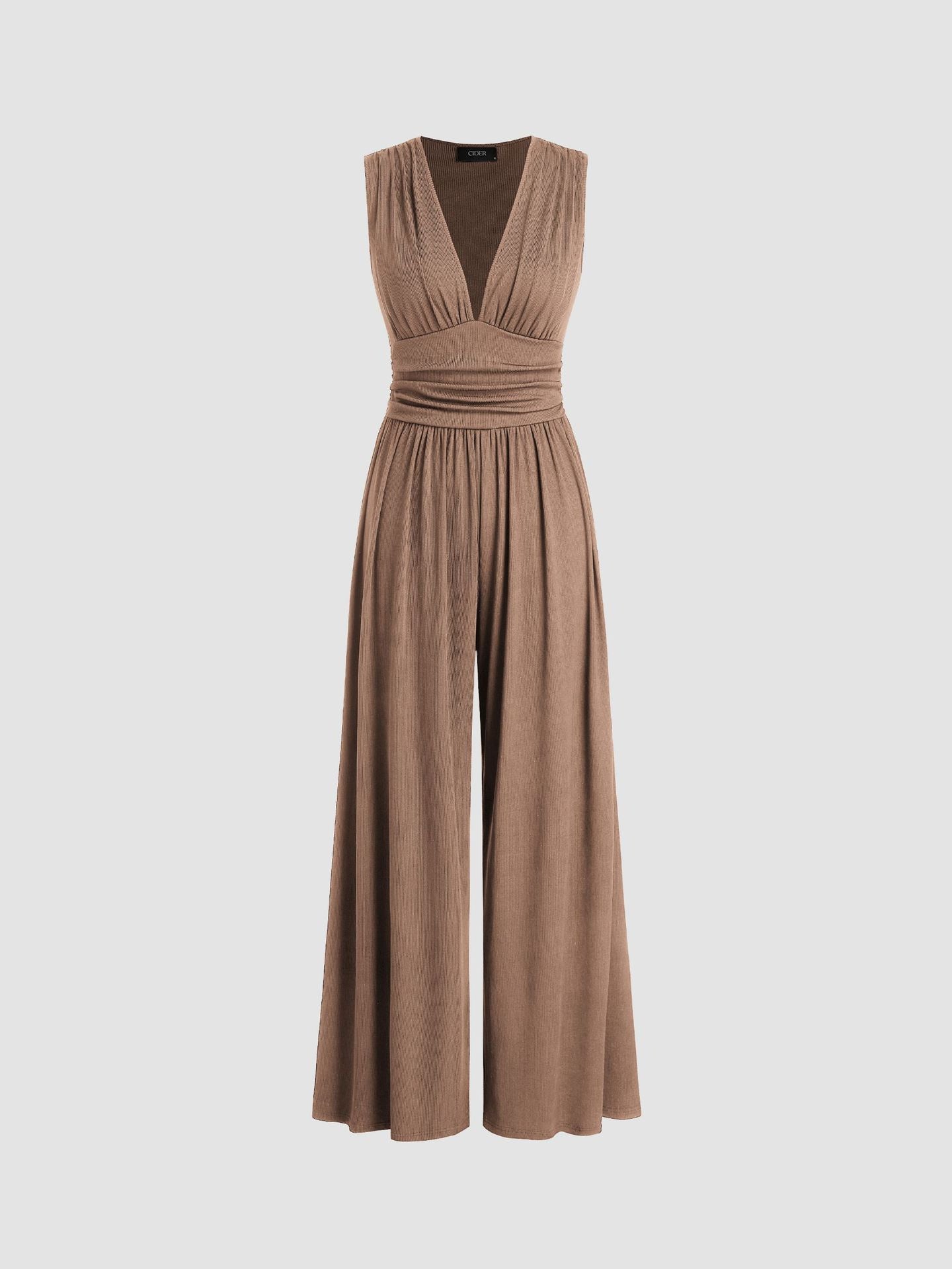 Elvara Jumpsuit in Taupe – Flatlay-Ansicht mit V-Ausschnitt und Taillenraffung