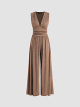 Elvara Jumpsuit in Taupe – Flatlay-Ansicht mit V-Ausschnitt und Taillenraffung