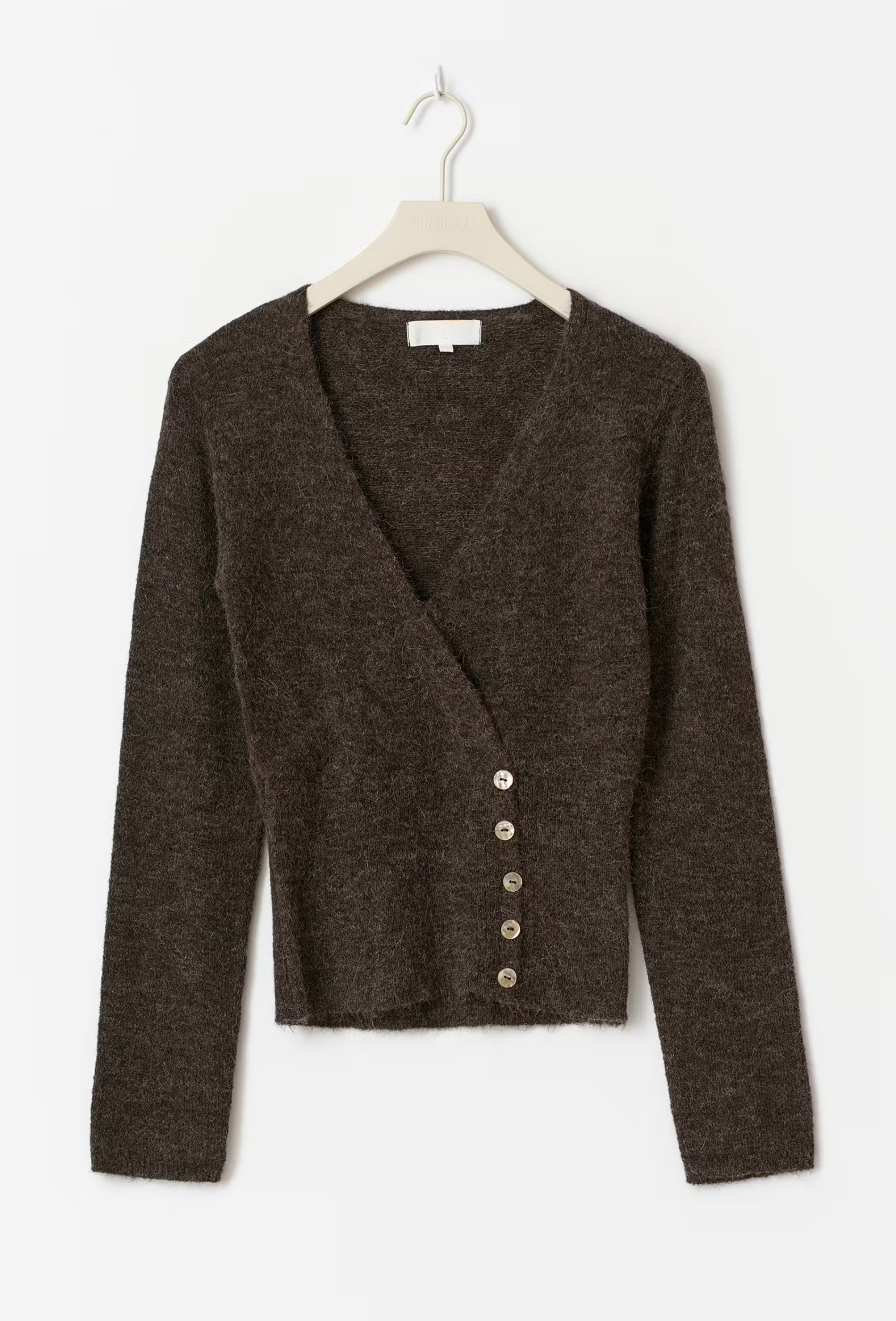 Marielle Cardigan | Weicher Strick-Cardigan mit V-Ausschnitt & Knopfleiste