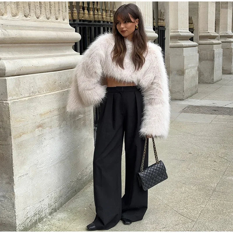 FrostFlex Luxe Cropped Sweater - Fluffy en trendy wintertrui