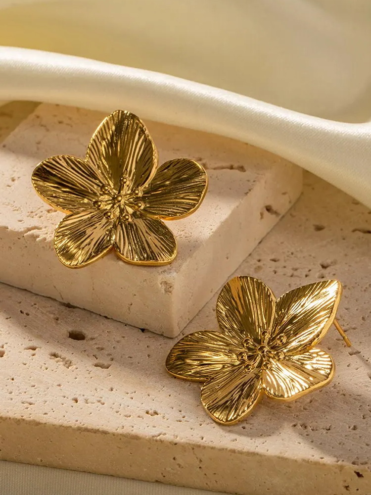 Detailansicht strukturierte Blütenblätter gold
