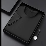 Ezra zwart T-shirt verpakt in luxe doos
