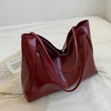 Serenity Luxe Tote in rood – elegante en praktische tas voor vrouwen.