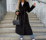 Luxora Mantel schwarz, frontale Ansicht
