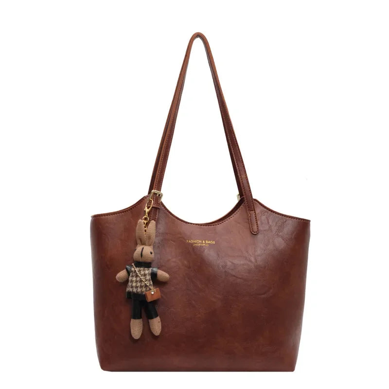 Vintage Essence Tote – stijlvolle tote van vegan leer in bruin.