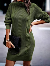 CozyKnit Sweater Dress – Warme gebreide jurk met kabelpatroon in de kleur groen, perfect voor koude dagen.

