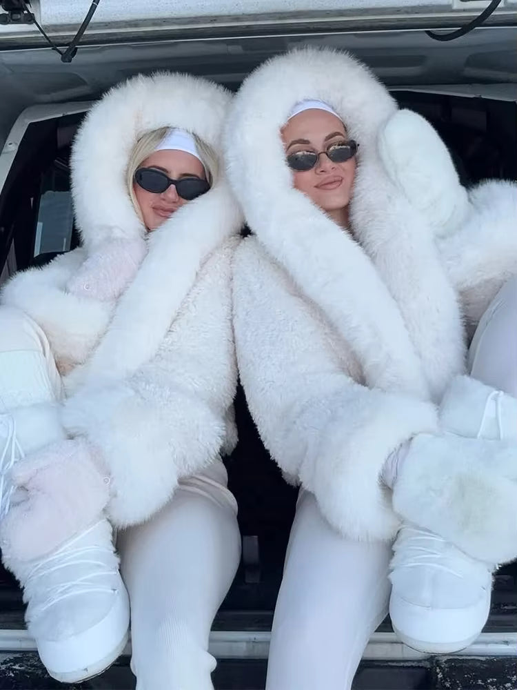 Elyra | Faux-Fur-Jacke mit luxuriöser Felloptik & Kapuze