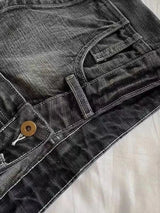 Y2K Denim Shorts Damen Schwarz im Used-Look – Noira von Talaine, Detailaufnahme
