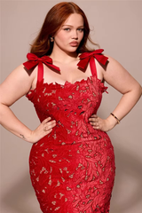 Midnight Rose | Elegantes Spitzen-Maxikleid mit Schleifen-Details