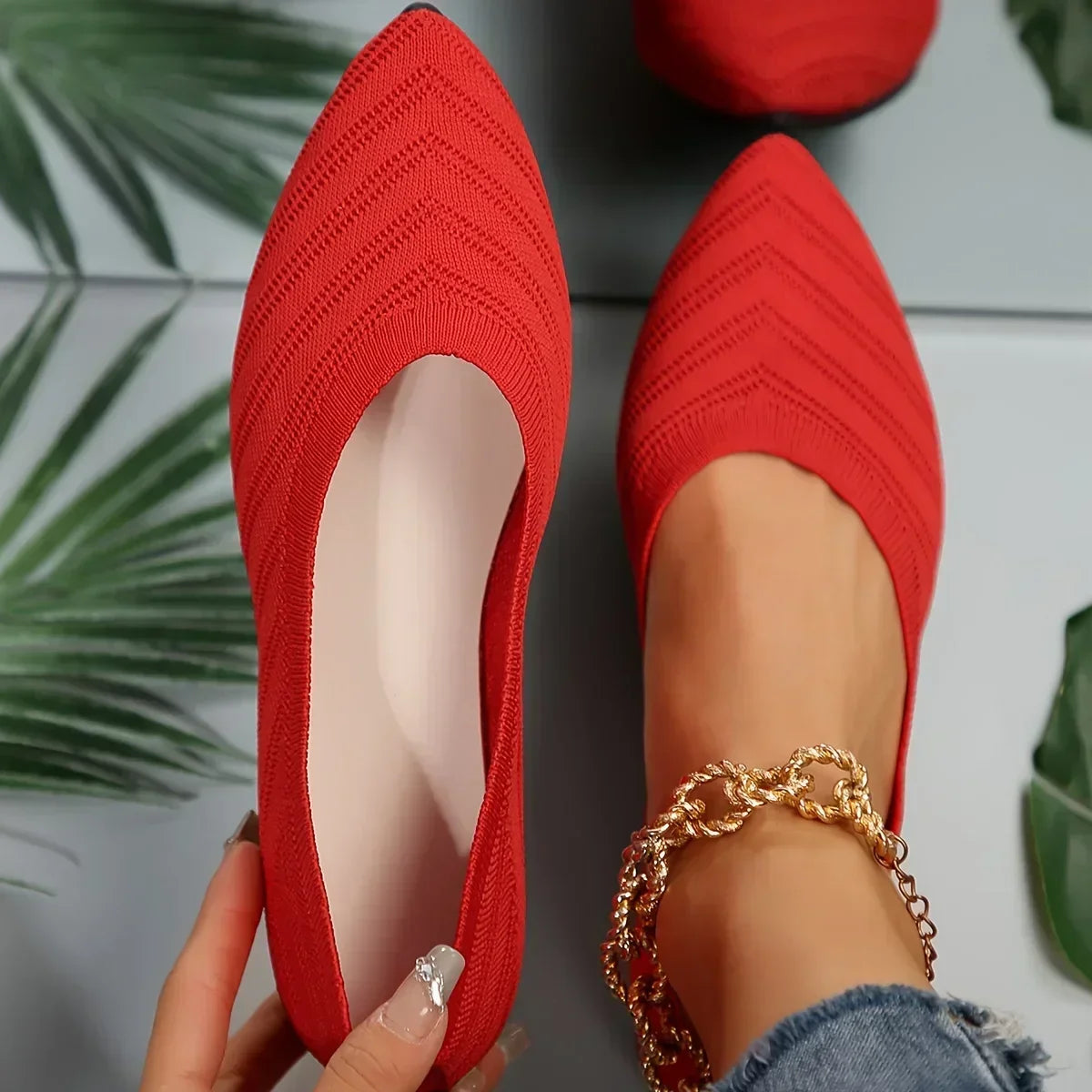 Leichte Strick-Ballerinas Breeza von Talaine in stylischer Ansicht