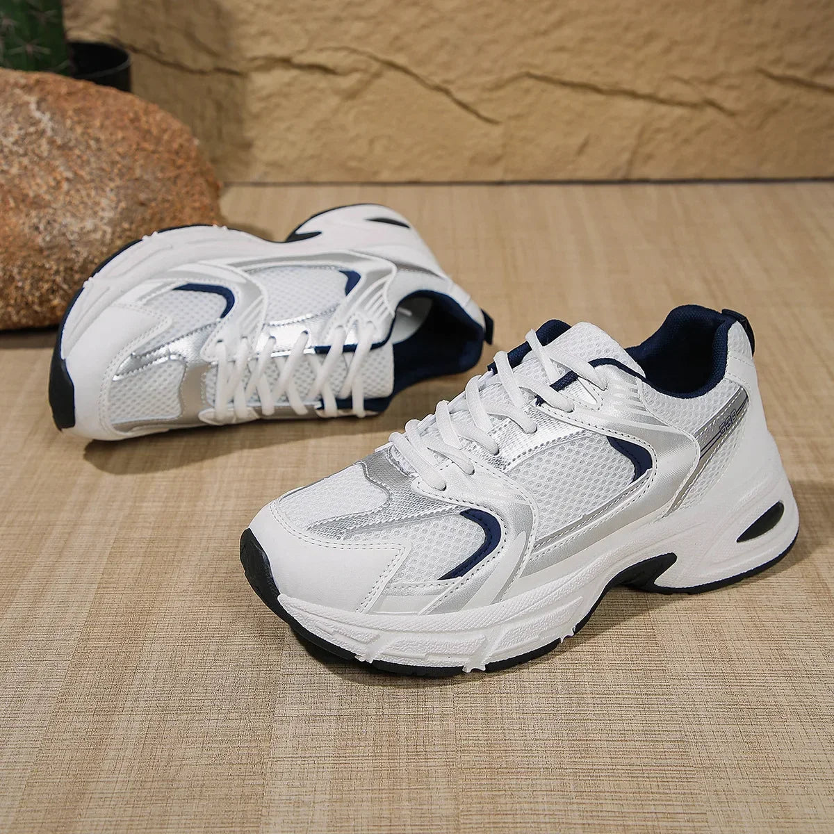 Venyra Chunky Sneakers Damen weiß mit blauen Akzenten