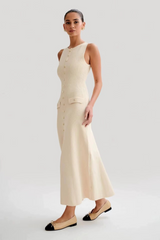 Crème midi-jurk met ribstructuur en klassieke knoopsluiting
