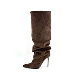 braune wildleder plooistiefel mit slouchy schaft