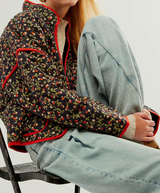 Patch & Puff Damenjacke schwarz rot blumenprint
