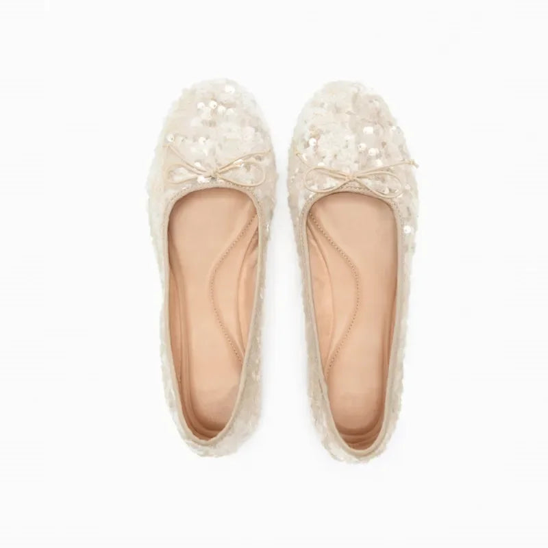 Veloura Pailletten-Ballerinas Schwarz – Seitenansicht mit eleganter Silhouette