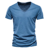 Lichtblauw zomershirt voor heren met V-hals en korte mouw