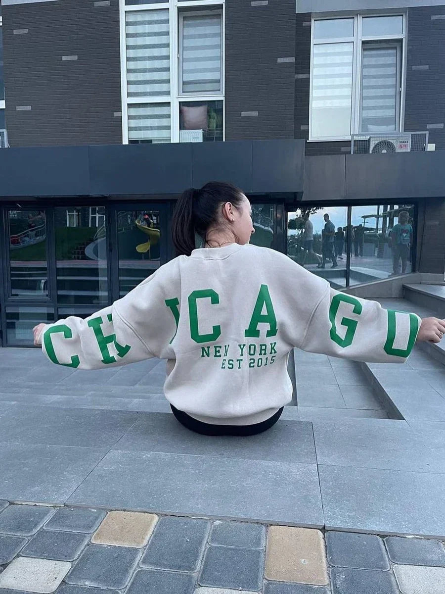 CityPulse Oversized Sweater Damen grau mit CHICAGO Print
