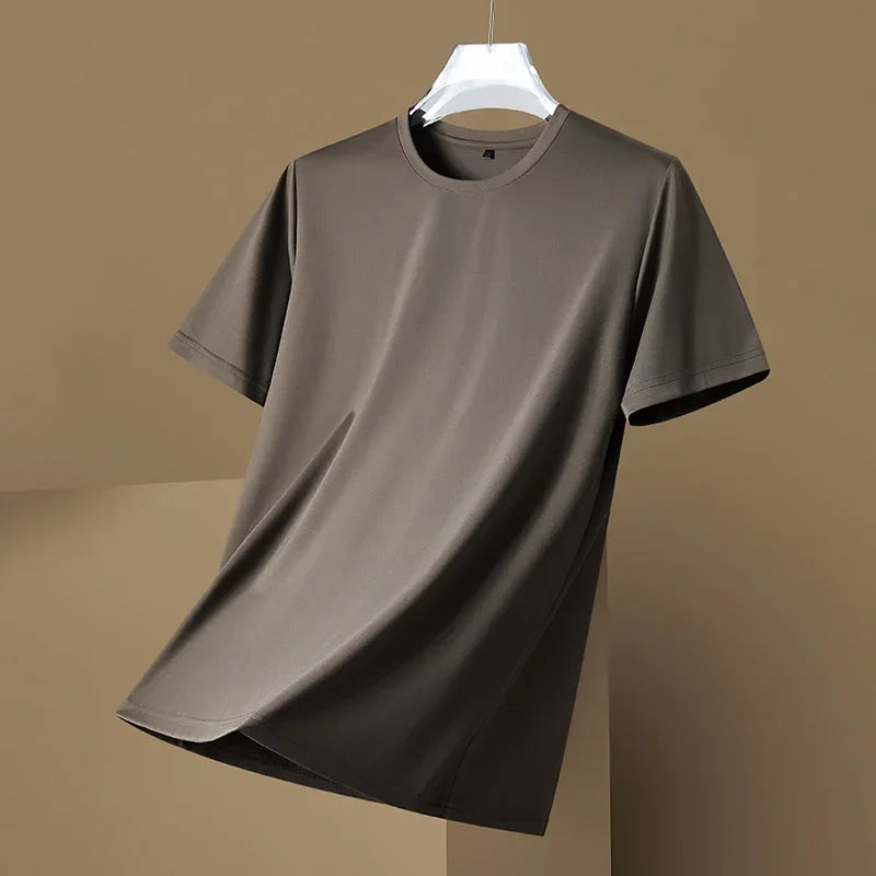 Ezra T-shirt in taupe op hanger
