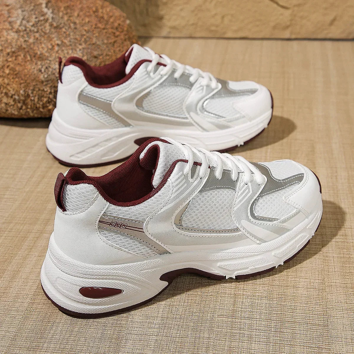 Venyra Chunky Sneakers Damen weiß mit roten Akzenten