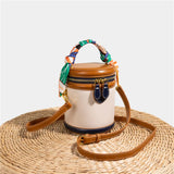Lunetta bucket bag met navy accenten en blauw slotje
