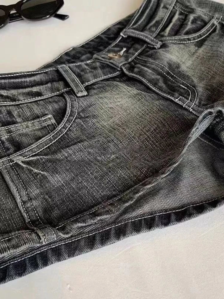 Jeans-Shorts Damen Schwarz Y2K Low Waist im Used-Look – Noira von Talaine, Seitenansicht