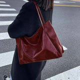 Serenity Luxe Tote in rood – elegante en praktische tas voor vrouwen.