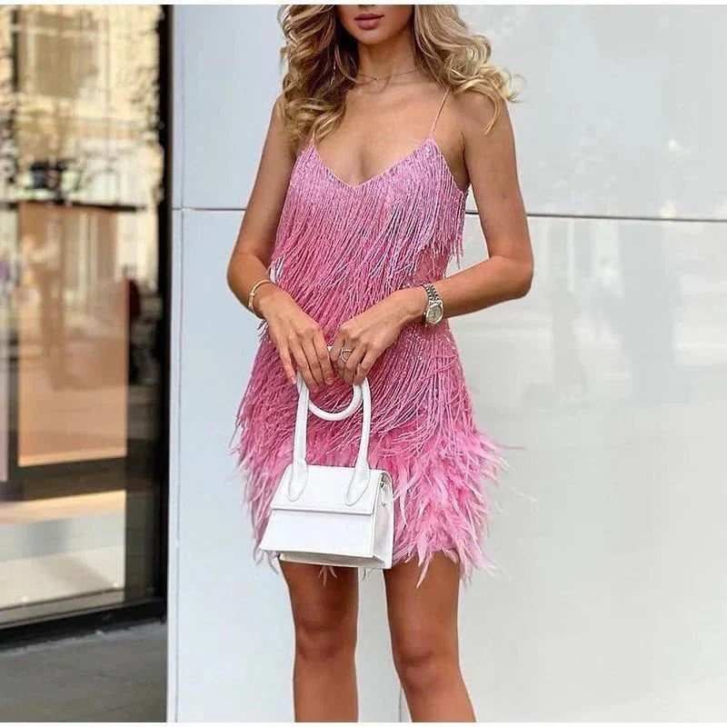 Samba Cocktailkleid in Rosa mit Pailletten und Feder-Akzent von Talaine