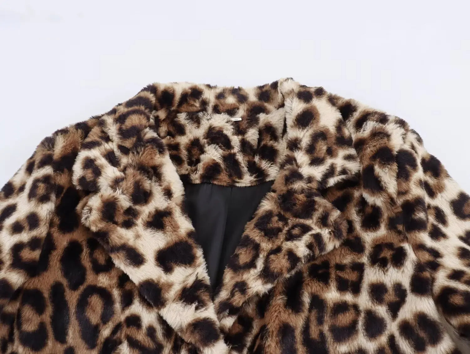 Leopard Elegance Coat mit Kragendetail
