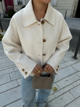 Mirelda | Oversize Damen-Kurzjacke – Cropped Fit mit Stilvollen Knöpfen