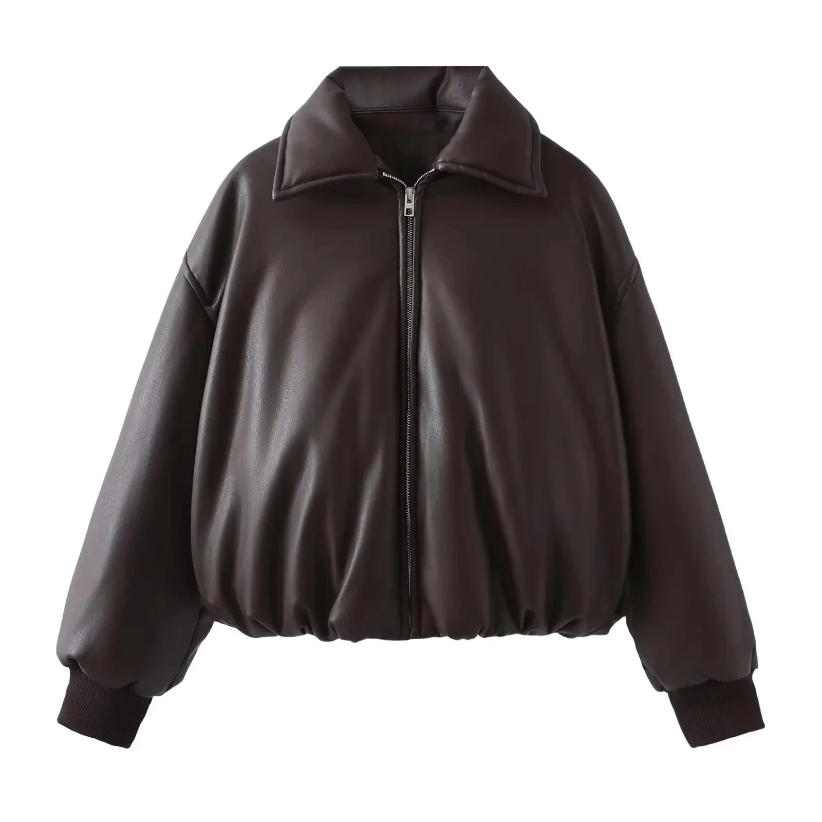 nahaufnahme vom kragen einer braunen bomberjacke aus veganem leder mit futter