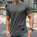 Milan T-shirt in grijs op model
