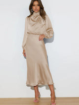 Kleid Damen Apricot Satin-Abendkleid Maxi mit langen Ärmeln – Elowen von Talaine, Frontansicht