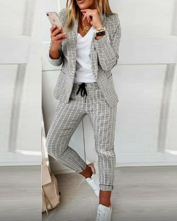 Roos blazer en broek dames in lichtgrijs

