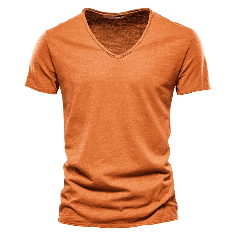 Oranje heren T-shirt met diepe V-hals voor warme dagen