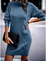 CozyKnit Sweater Dress– Warme gebreide jurk met kabelpatroon in de kleur blauw, perfect voor koude dagen.

