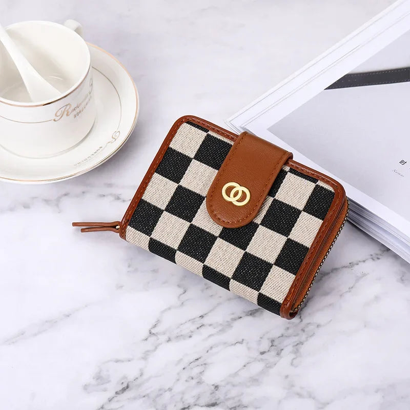 Regalia Wallet voorkant - elegant ontwerp en PU-leer.