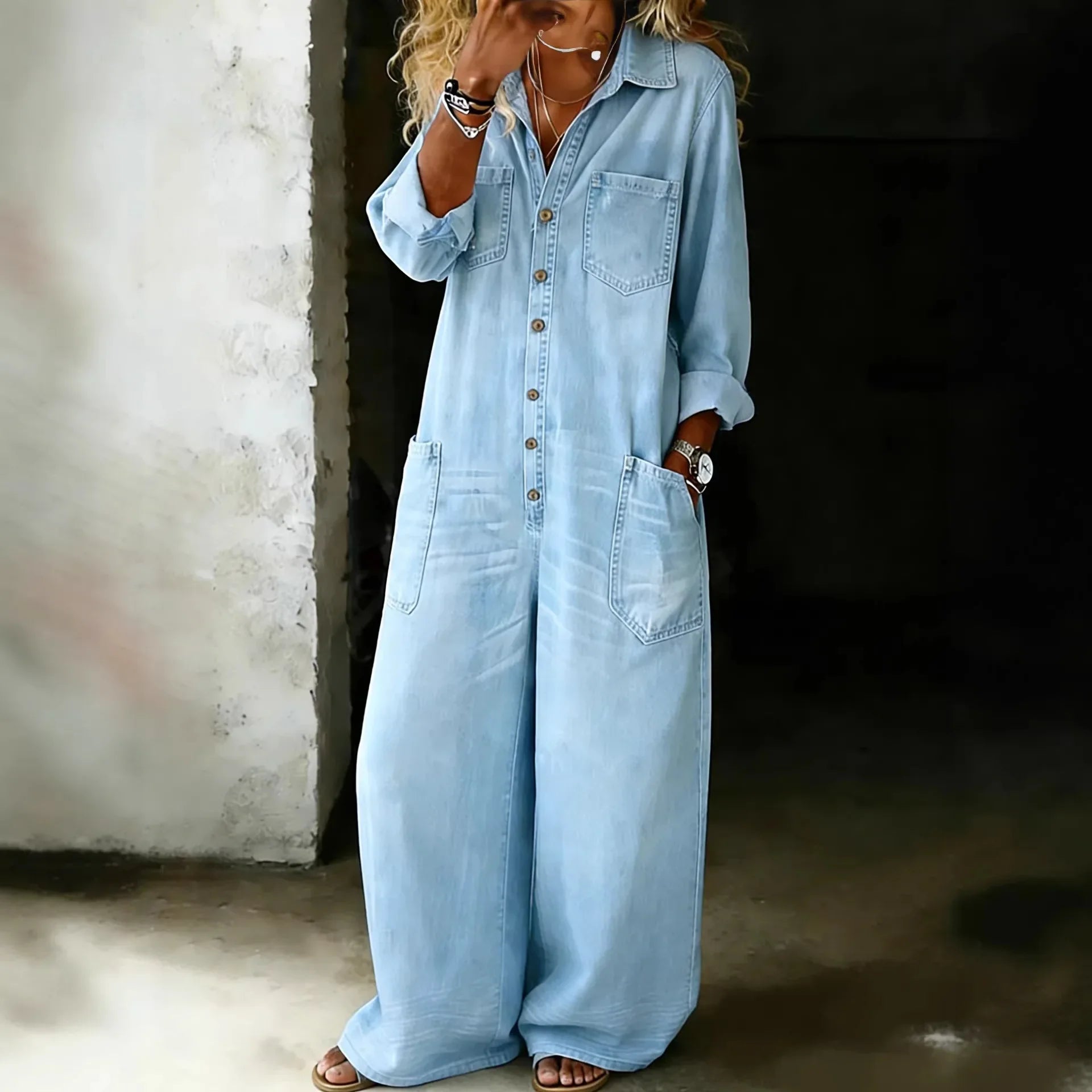 Denim-Jumpsuit Damen mit langen Ärmeln und Revers – Romina von Talaine, Seitenansicht