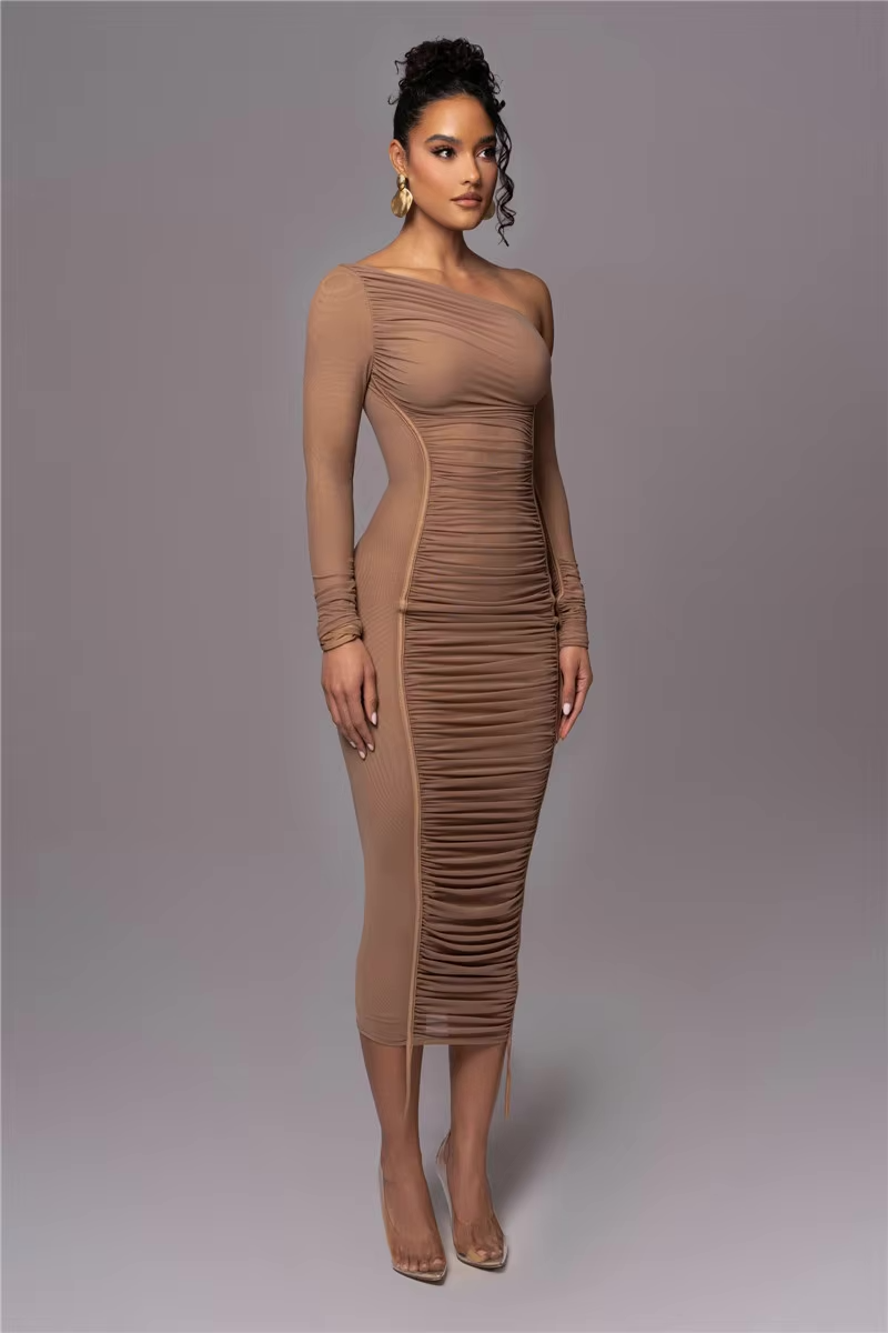 Madison Midi Kleid in Braun – figurbetonendes Design