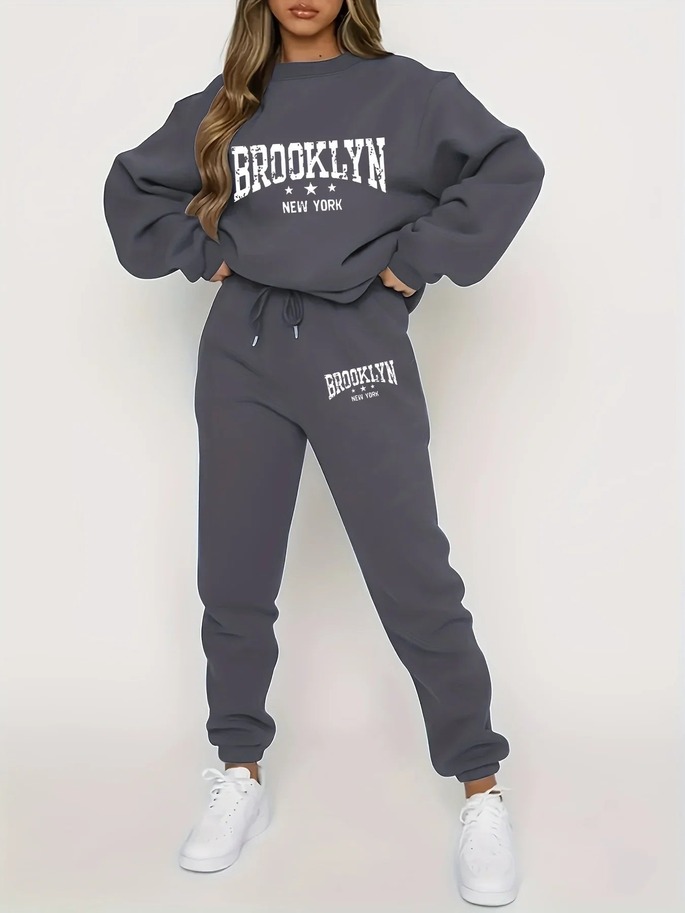 Lounge Set Damen in Dunkelgrau mit Brooklyn Print, Sweatshirt & Hose
