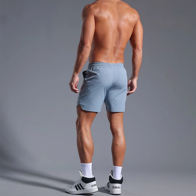 lichtblauwe quick dry fitness short voor mannen
