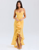 gele maxi jurk met ruffles, elegante strapless jurk geel, avondjurk zomer geel, chique gele gala jurk, maxi jurk met ruches
