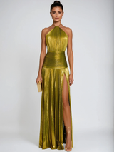 Zynera Metallic Maxikleid Olive Gold – weitere Studio-Aufnahme des fließenden Plissé-Stoffs