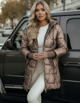 Velmora | Glänzende Steppjacke mit Kapuze & Eleganter Passform