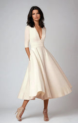 elegante midijurk met v-hals
