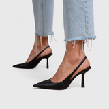 Velmira Slingback-Pumps in Schwarz Leder – Detailansicht mit spitzer Form und Stiletto-Absatz