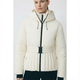 cremefarbene auraya skijacke mit hoher kragenlösung und taillierung