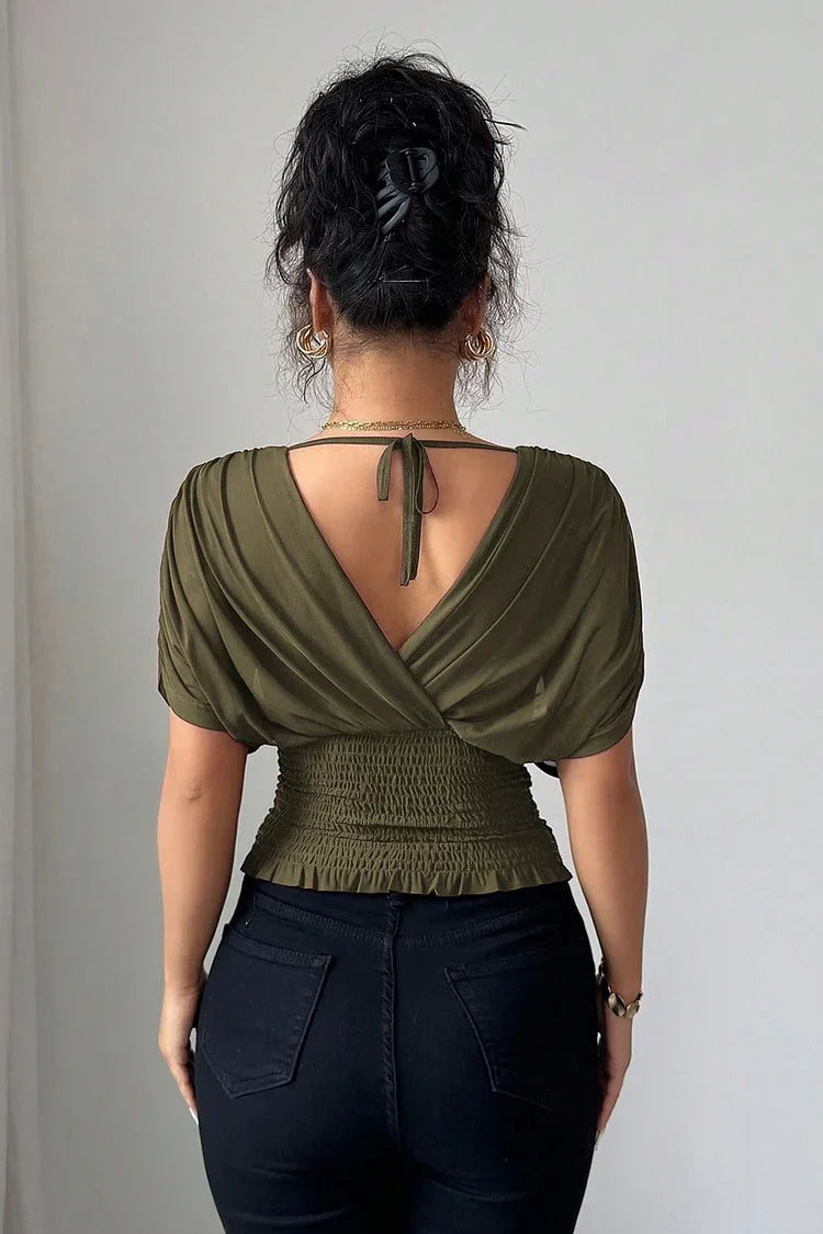 Celestine drapierte Bluse in Bordeaux mit femininem V-Ausschnitt