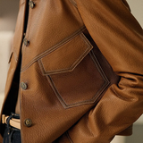 elegant getailleerd leren jack voor dames
