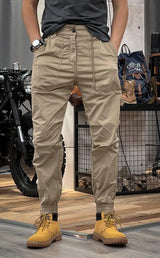 Beige tapered fit cargobroek voor outdoor activiteiten
